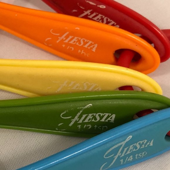 VINTAGE  MEASURING SPOONS 5 SETS BLK FARBERWARE COPPER FIESTAWARE FOX RUN WHITE - Picture 7 of 14